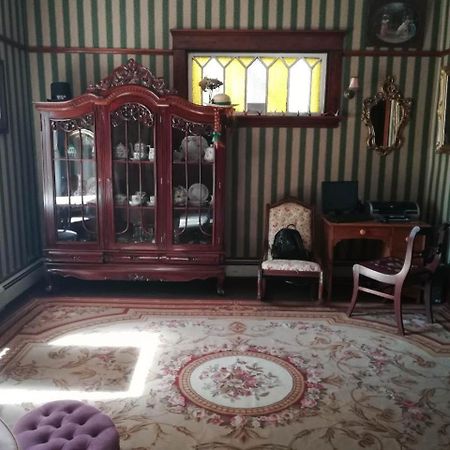 Colonial Charm Inn シャーロットタウン エクステリア 写真