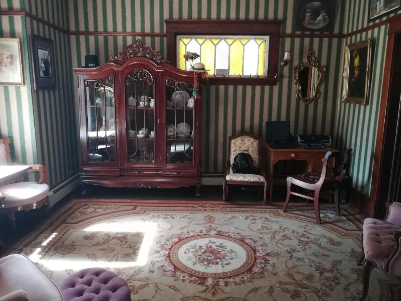 Colonial Charm Inn シャーロットタウン エクステリア 写真